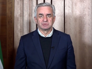 Ушедший в отставку глава Абхазии не будет принимать участия в новых выборах