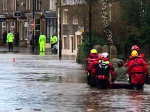 Европа пострадала от стихии: порывы ветра до 177 км/ч, наводнения, транспортный хаос (ВИДЕО, ФОТО)