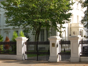 Посольство РФ в Великобритании задолжало 5,7 миллиона фунтов за въезд в центр Лондона
