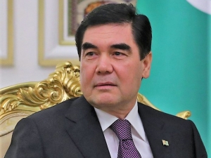 Президент Туркмении нашел рецепт защиты от коронавируса в одной из своих книг: надо окуриваться