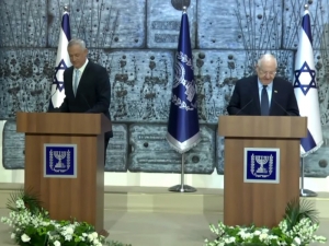 Президент Израиля вручил мандат на формирование правительства  Бени Ганцу