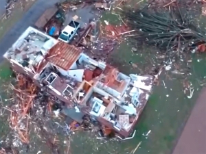 Торнадо в Теннесси разрушили десятки домов, погибли 19 человек (ФОТО, ВИДЕО)