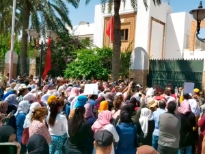 В Тунисе  начались массовые протесты из-за безработицы