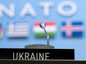 Украина получила от НАТО партнерский статус