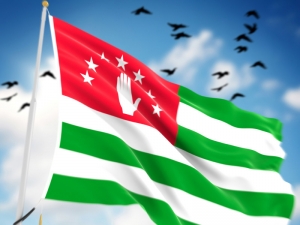 Новый президент Абхазии Аслан Бжания выразил готовность примириться с Грузией