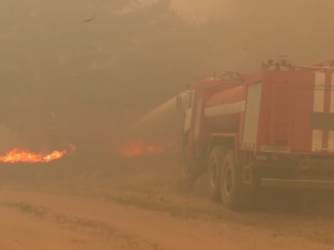 Природный пожар на востоке Украины уничтожил более 100 домов, есть жертвы