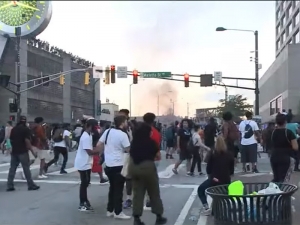 В Атланте, где не прекращаются массовые беспорядки, введено чрезвычайное положение