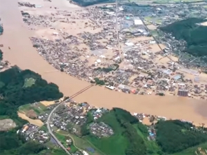 Жертвами рекордных дождей на юге Японии стали 45 человек, еще 10 пропали без вести