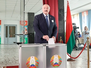 Лукашенко заявил, что договорился с президентом России Путиным о судьбе задержанных россиян