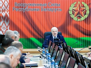 Лукашенко заявил, что Путин пообещал помощь в обеспечении безопасности 'при первом же запросе'