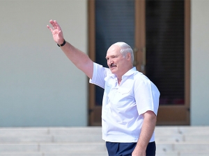 Лукашенко под крики рабочих МЗКТ 'Уходи!' заявил, что других выборов не будет, 'пока вы меня не убьете'