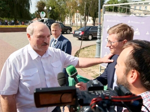 Лукашенко поделился 'общим' с Путиным мнением: Белоруссию 'травят' с прицелом на Россию