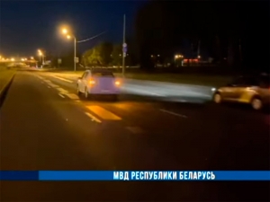 МВД Белоруссии сообщило о гибели 19-летнего 'участника протестов' под колесами автомобиля