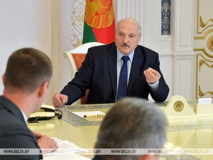 'Мы никого не должны держать': Лукашенко заявил, что забастовка в стране выгодна конкурентам Белоруссии