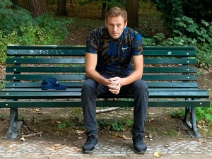 Навальный убежден, что за его отравлением стоял Путин, 