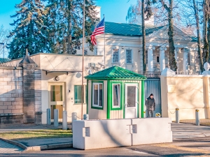 Посольство США посоветовало своим гражданам уехать из Белоруссии или сделать запасы на три дня из-за 'народного ультиматума'