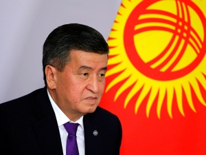 В Киргизии потеряли президента Жээнбекова и закрыли границы, чтобы он не сбежал