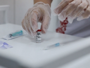 Венгерские эксперты оценят производство российской вакцины от коронавируса