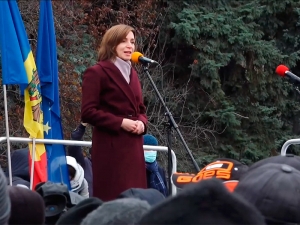 В Кишинева на многотысячной акция протеста сторонников Майи Санду потребовали ее досрочной инаугурации